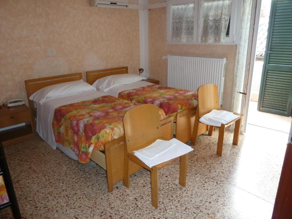 Hotel Bolognese Foligno Kültér fotó