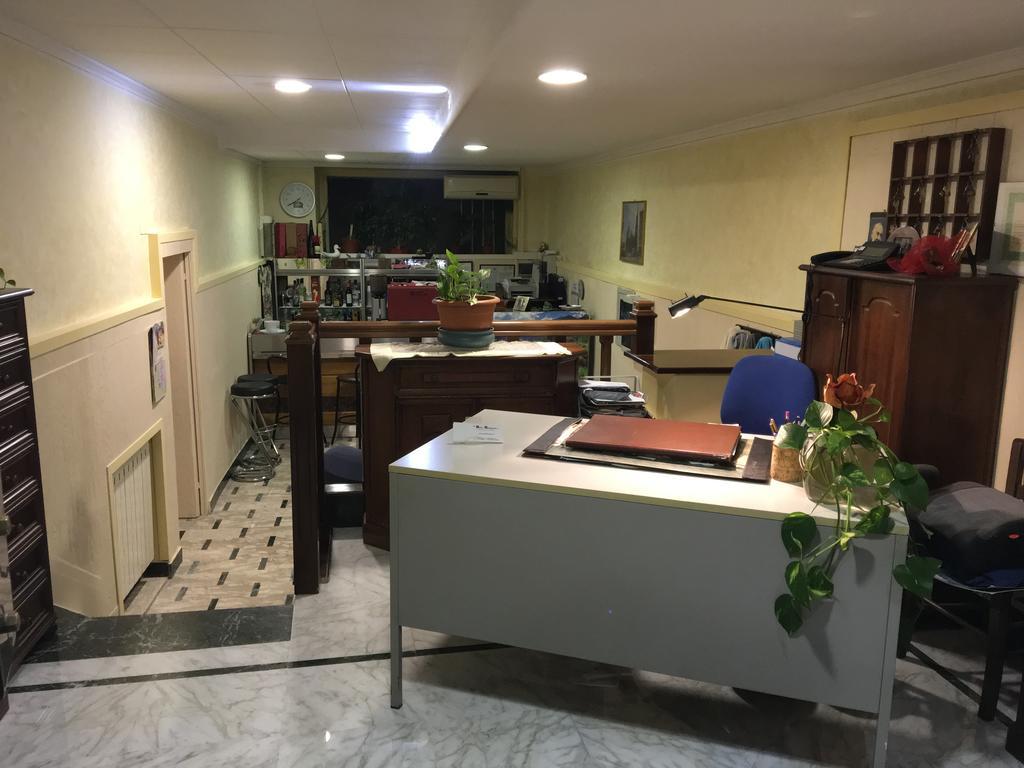 Hotel Bolognese Foligno Kültér fotó